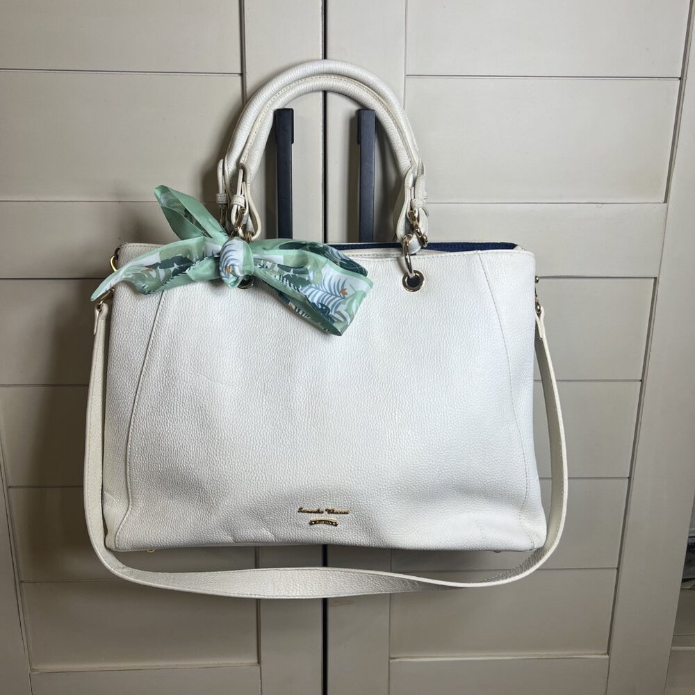Samantha Thavasa Off-White Leather Tote Shoulder Bag - Magnetic Snap handbag